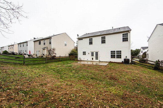 Building Photo - Great 3BD/2.5BA Home in Desirable Highland Creek!