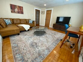 Building Photo - 123 Endicott St