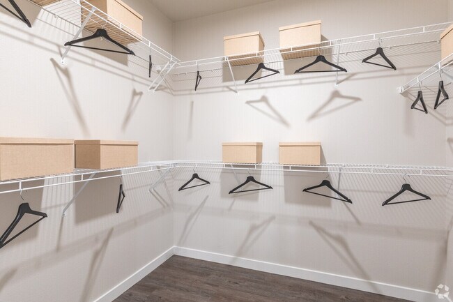 Building Photo - Lower Rents & 1 Month FREE – Move In Now!