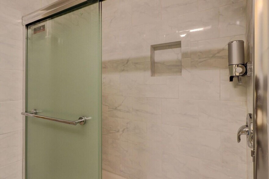 Building Photo - 400 William Hilton Pkwy