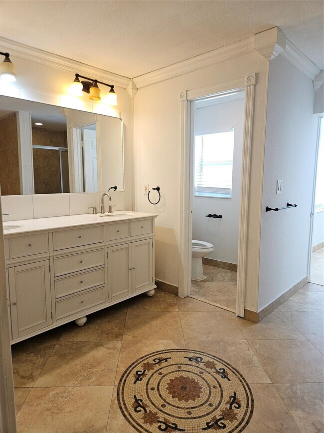 Building Photo - 6610 SW 26th St