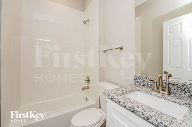 Building Photo - 2867 Tivoli Ave SE