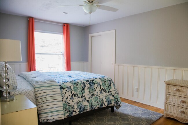 Building Photo - 10129 Solta Dr