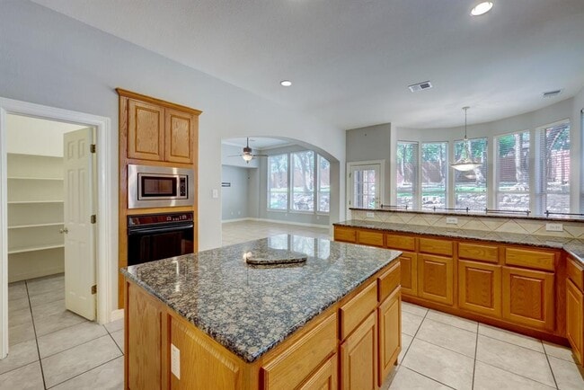 Building Photo - 11909 Portofino Dr