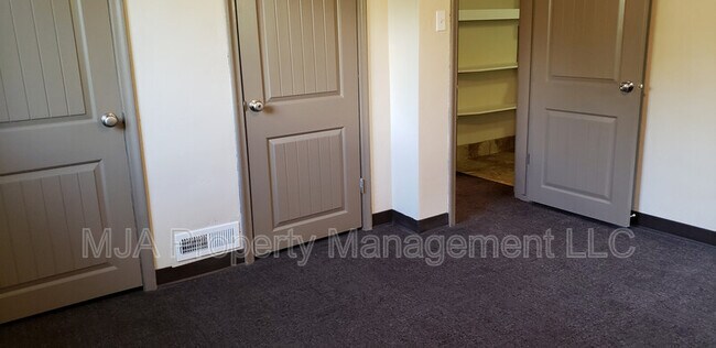 Building Photo - 1458 N 300 W