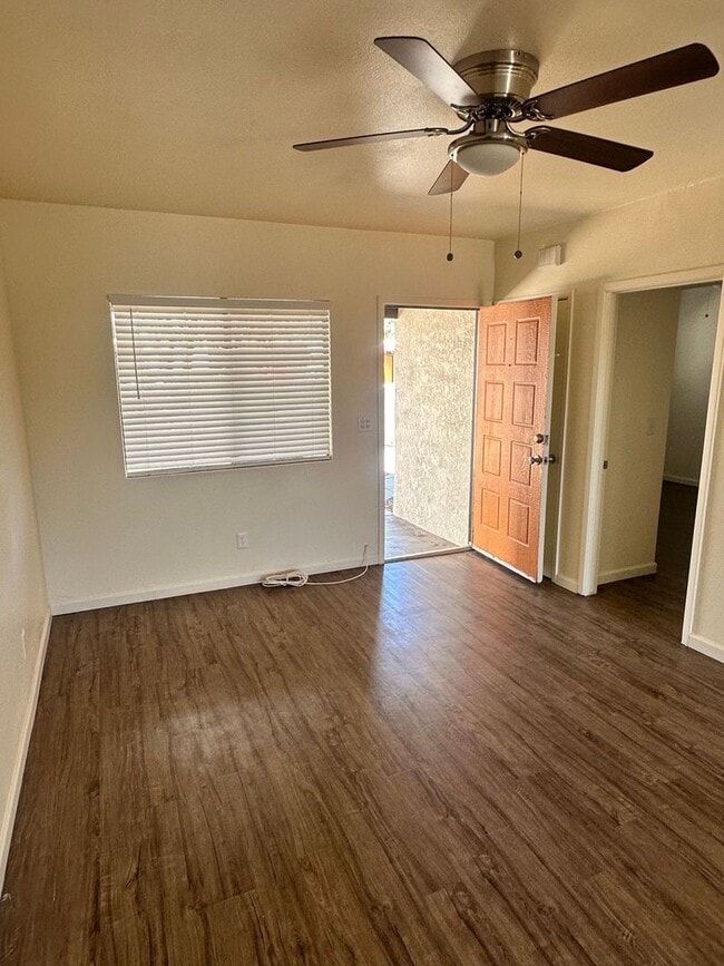 Building Photo - 349 E Calle Arizona