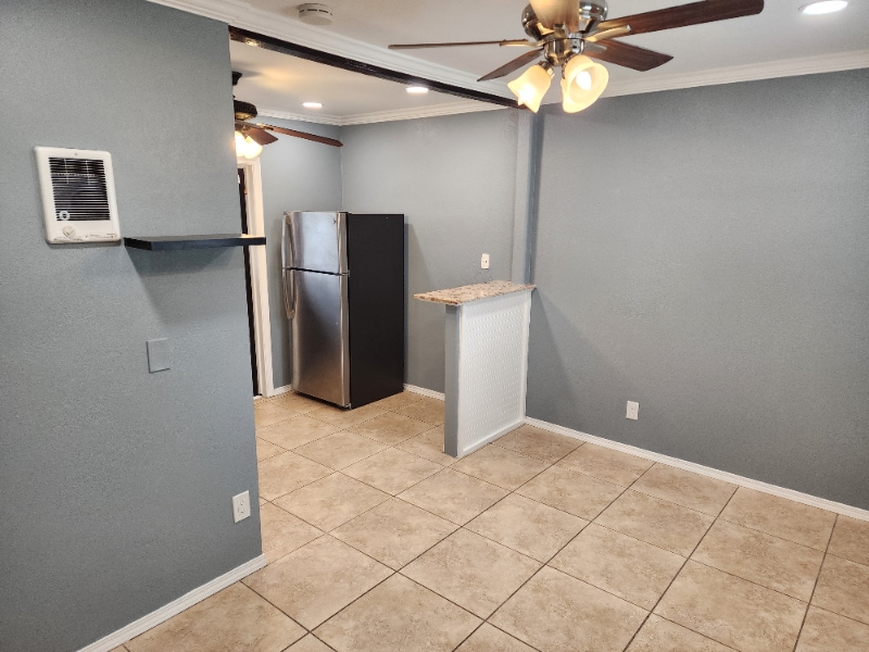 Building Photo - 715 S Pine St