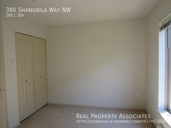 Building Photo - 380 Shangri-La Way NW