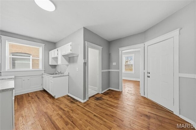 Building Photo - 4643 Evans Ave