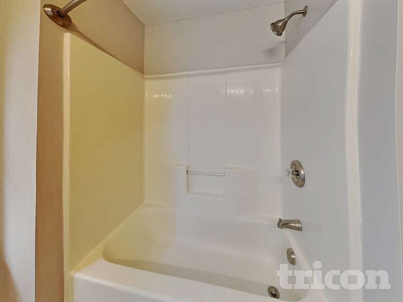 Building Photo - 211 Beckenham Ln