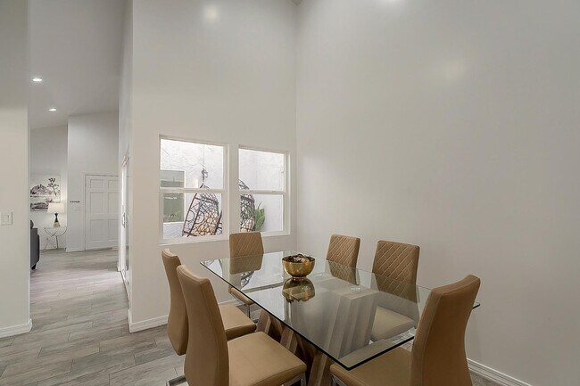 Building Photo - 2534 N 87th Way