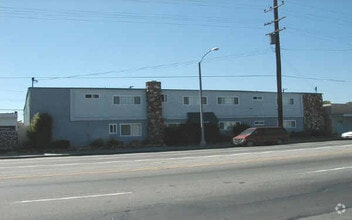 Building Photo - 6221 Cherry Ave