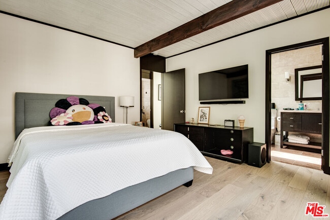 Building Photo - 9624 Yoakum Dr