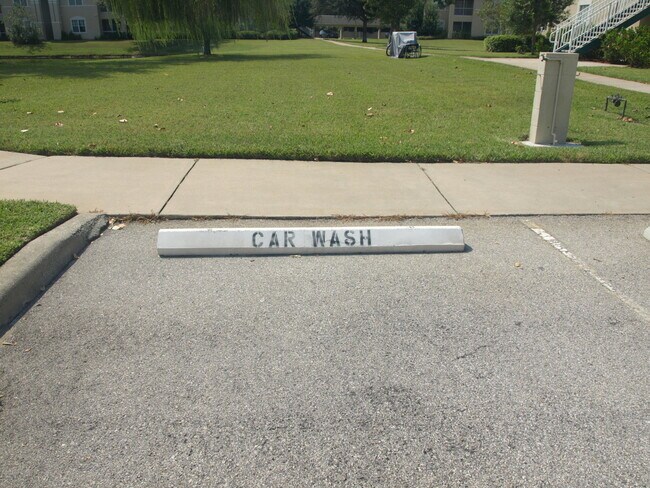 Building Photo - 830 Airport Rd