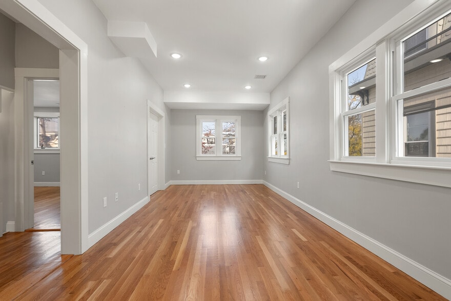 Building Photo - 58 Otis St