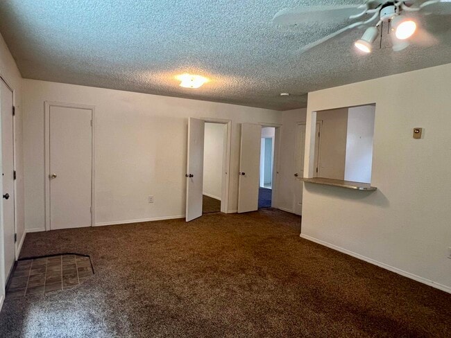 Building Photo - for rent 10th ave & Union area