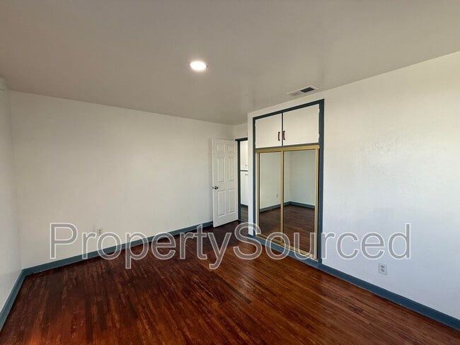 Building Photo - 632 Fir St