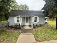 Building Photo - 1315 Giles Rd