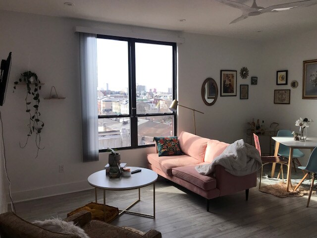 Building Photo - 1169 Hope St