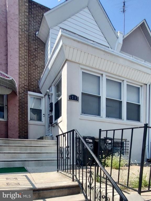 Primary Photo - 6713 Guyer Ave