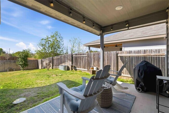 Building Photo - 805 Russet Rock Dr