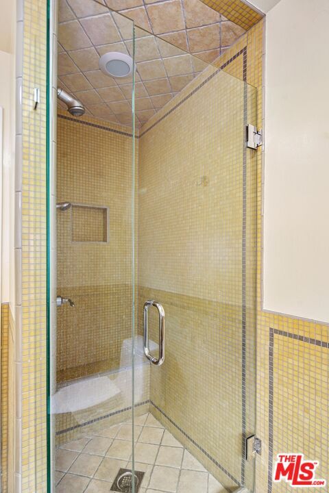 Building Photo - 10614 Le Conte Ave