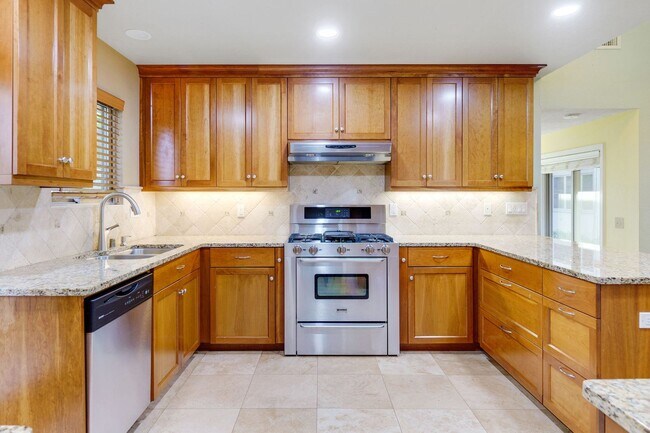 Building Photo - Beautiful 3 Bedroom home in Stonegate