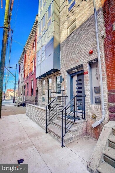 Building Photo - 1249 N 17th St