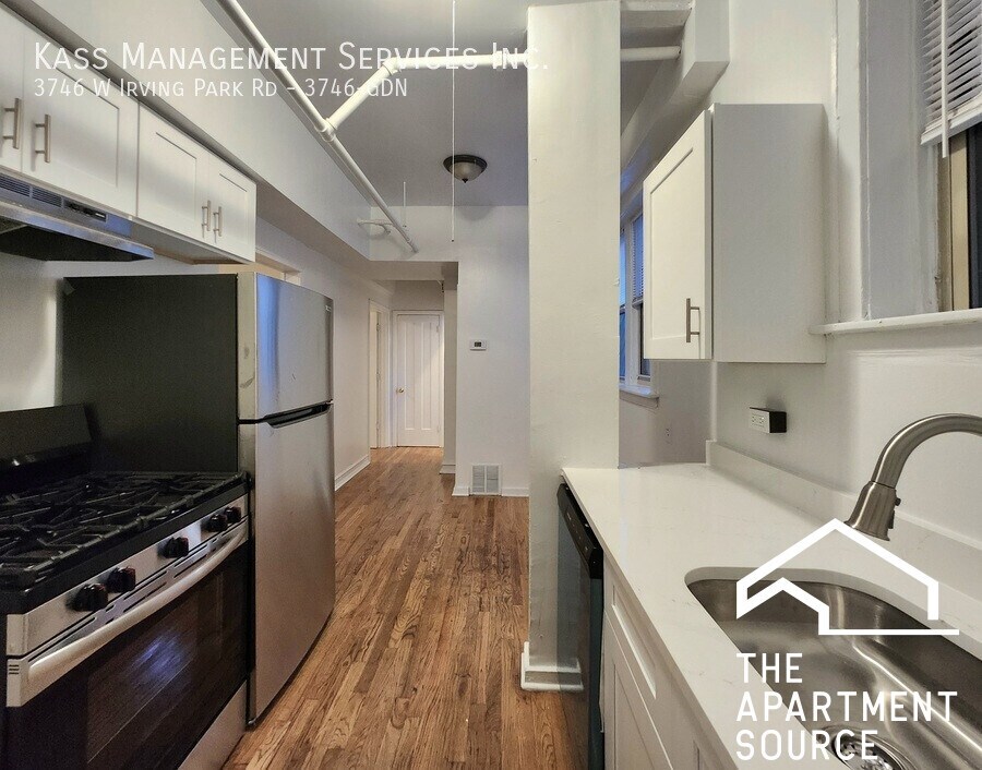 Building Photo - 3746 W Irving Park Rd