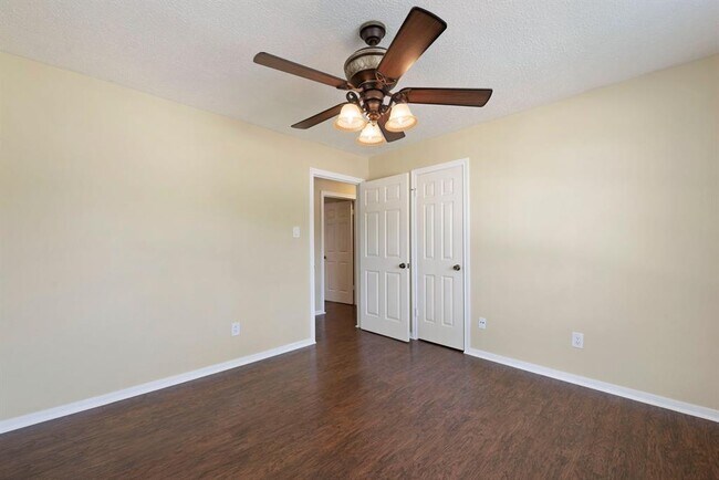 Building Photo - 9711 Godstone Ln