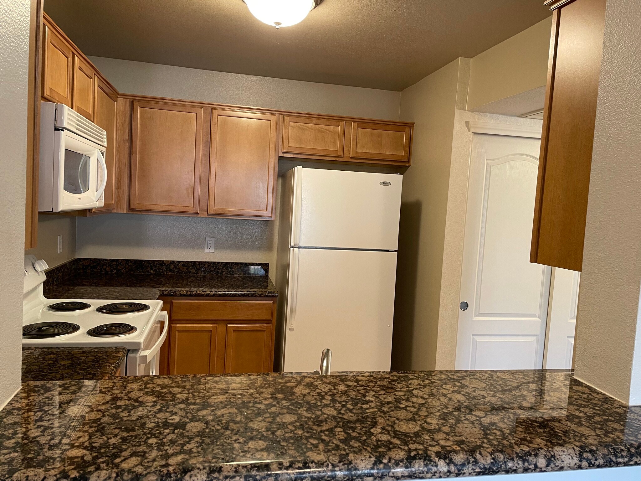 Building Photo - 2111 Sealion Dr