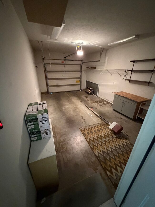 Building Photo - 5677 Maple Ln