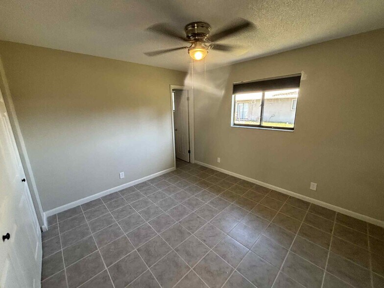 Building Photo - 3815 NW Huntsboro St