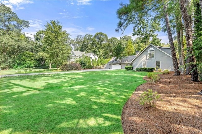 Building Photo - 235 Hillside Dr NW