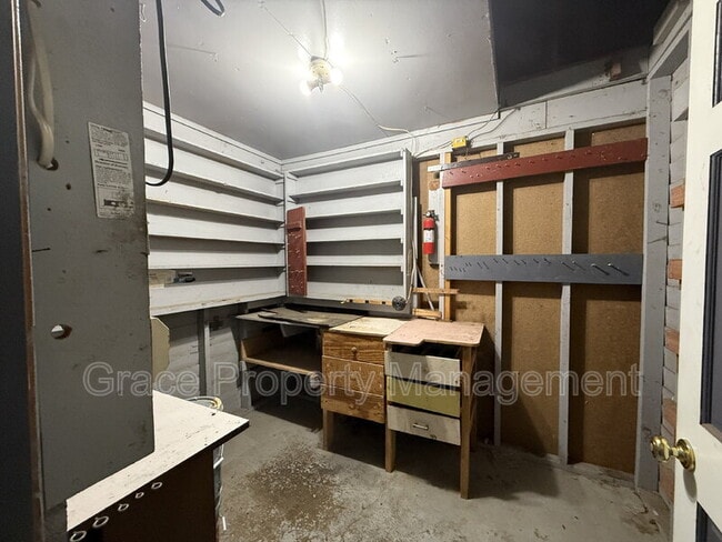 Building Photo - 9080 Russell Way