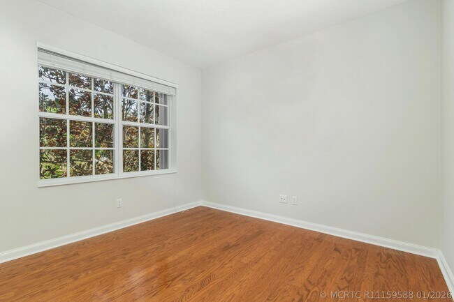 Building Photo - 130 Poinciana Dr