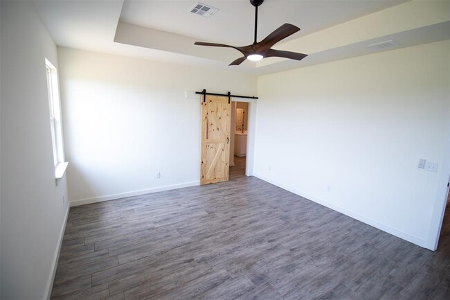 Building Photo - 17584 Salma Rd