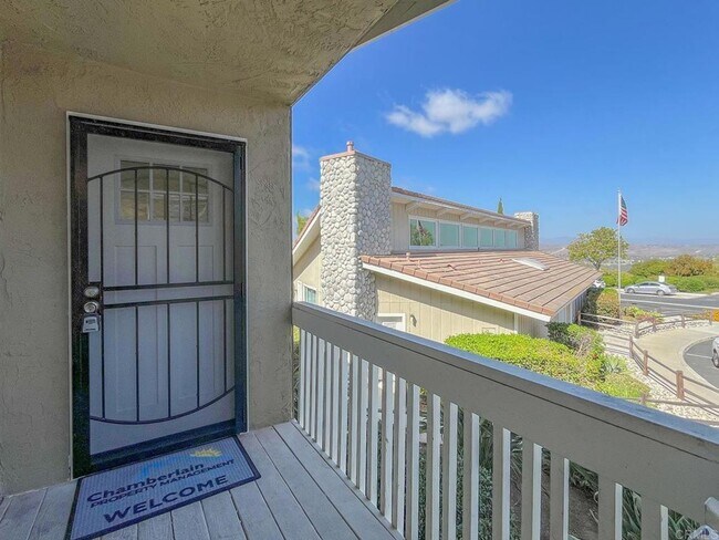 Building Photo - Remodeled 3 Bed 2 Bath Condo - Coastal Living at Its Finest
