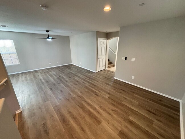 Building Photo - Spacious Tri-Level 4-Bedroom Home with Balcony and Community Amenities in Northwest Las Vegas!