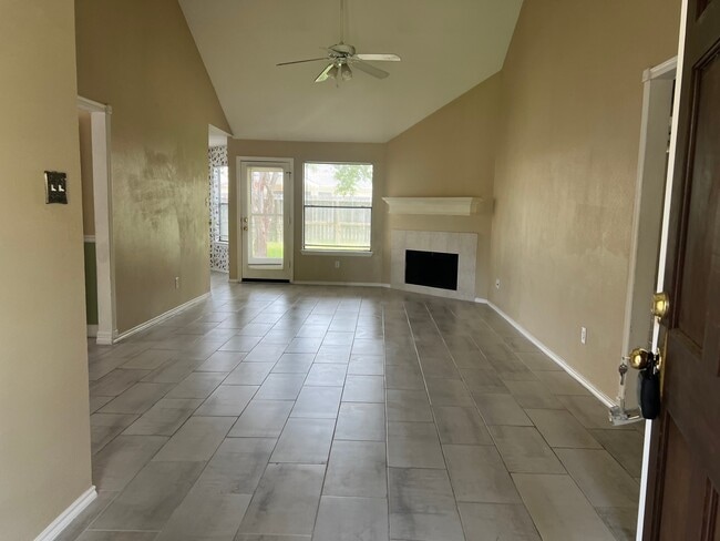 Building Photo - 5618 Village Arbour Dr