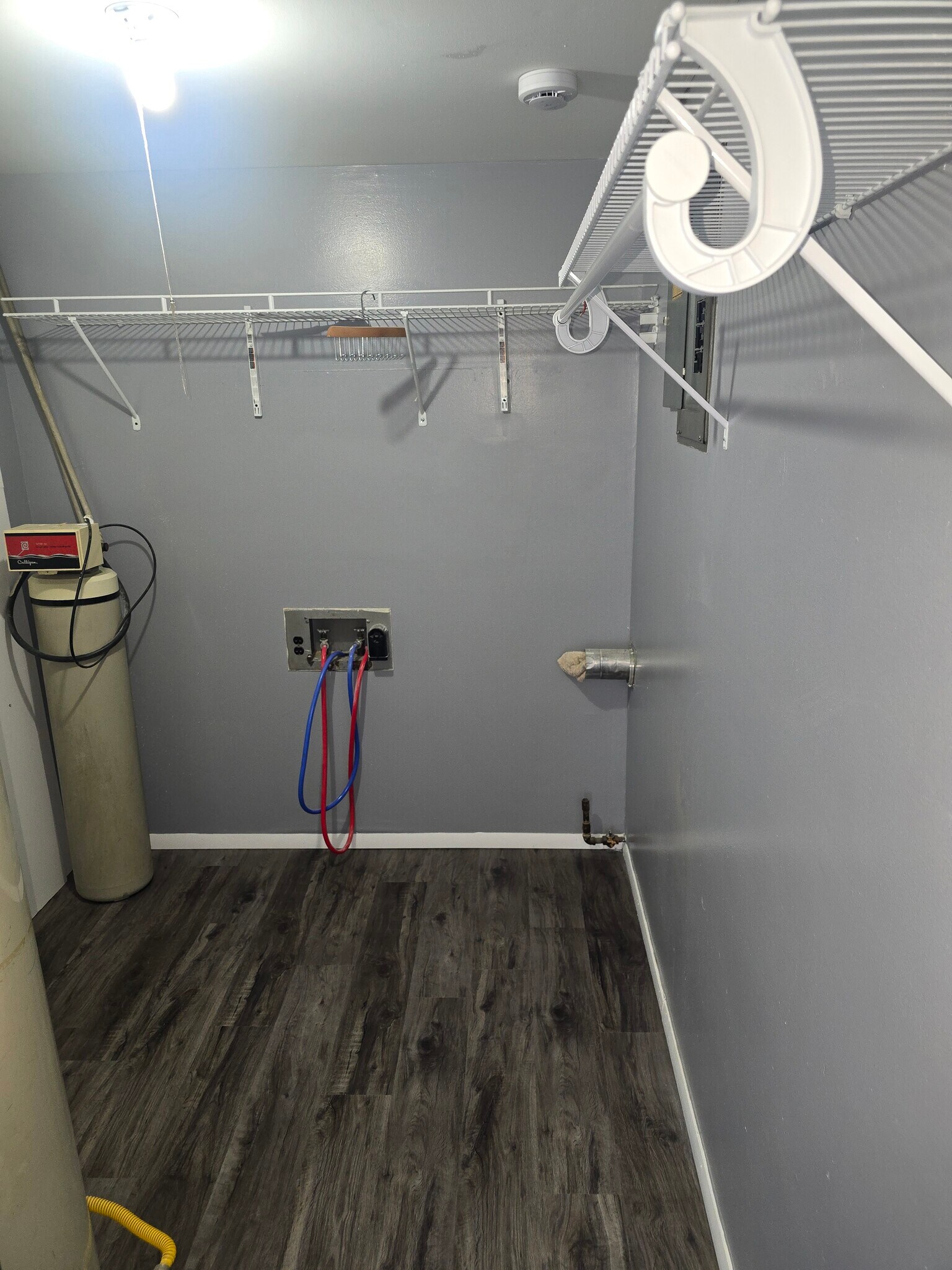 Building Photo - 1300 S Colony Dr