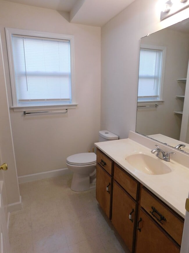 Building Photo - 4 bedroom In Pasquotank County