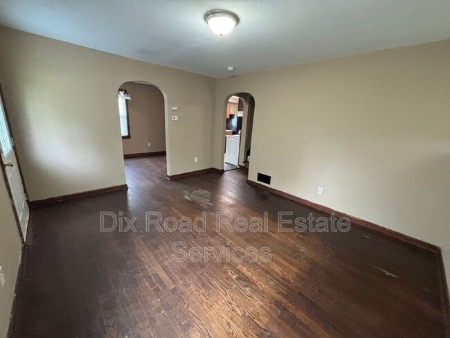 Building Photo - 348 Nassau St