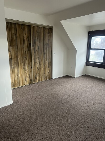 Building Photo - 101 E 10th Ave