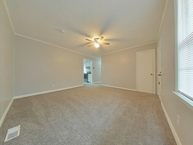 Building Photo - 6841 Radial Dr