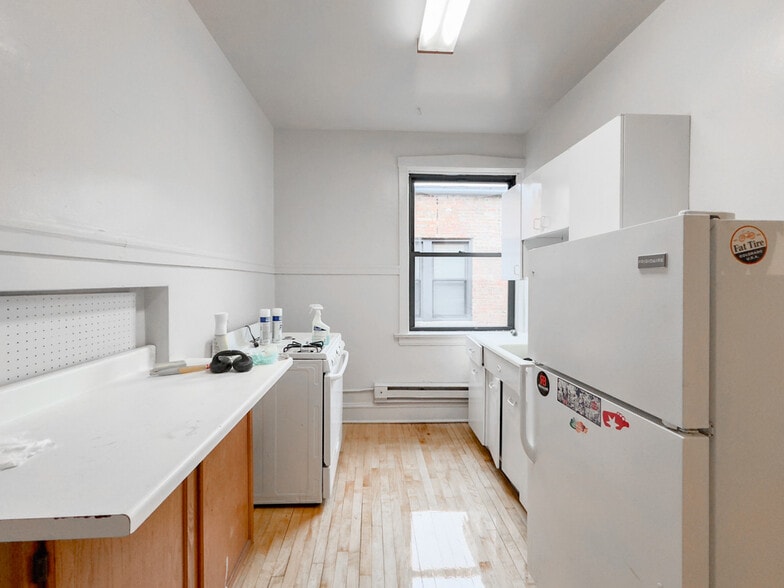 Building Photo - 1320 Oak Ave