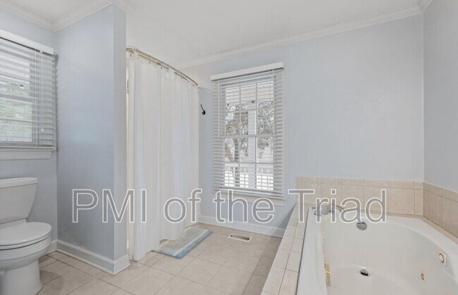 Building Photo - 2766 Briaroak Dr