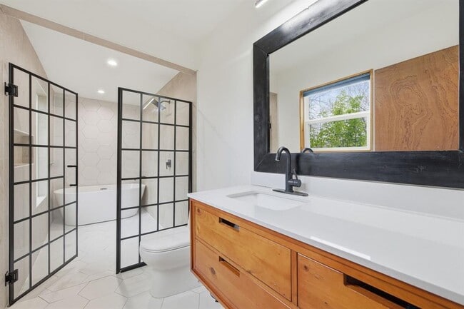 Building Photo - 2903 Pecan Cir