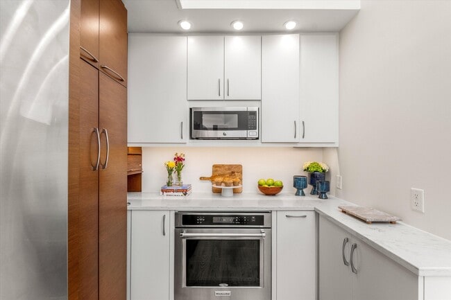 Building Photo - 3936 Holden Dr