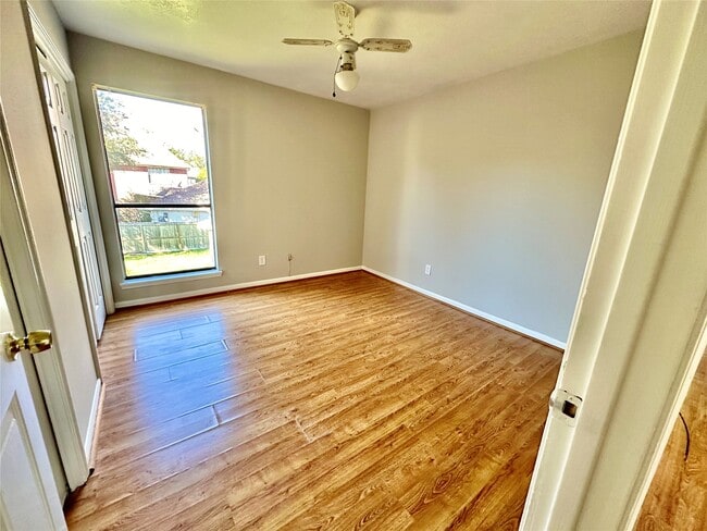 Building Photo - 2818 Stoney Wood Dr